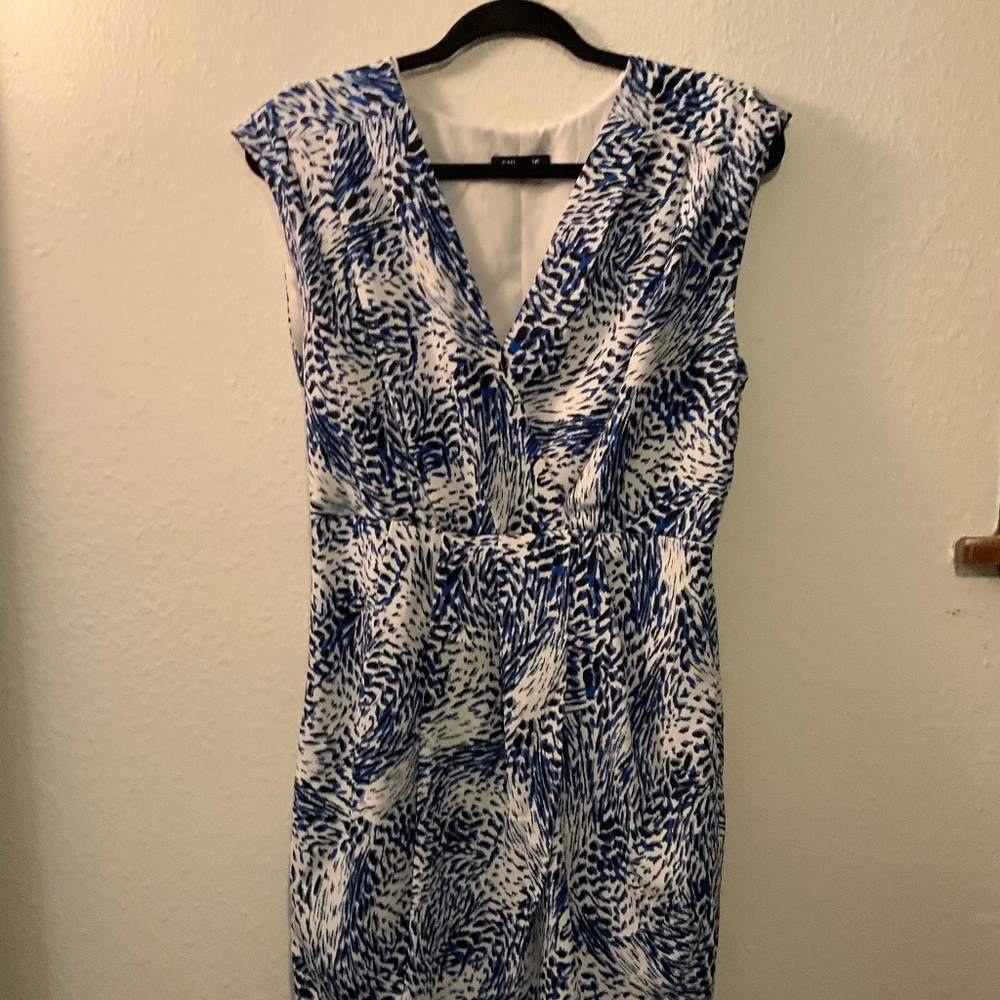 Express  Women's Dress Size Mdium Blue White Abstract Sleeveless Sheath Casual